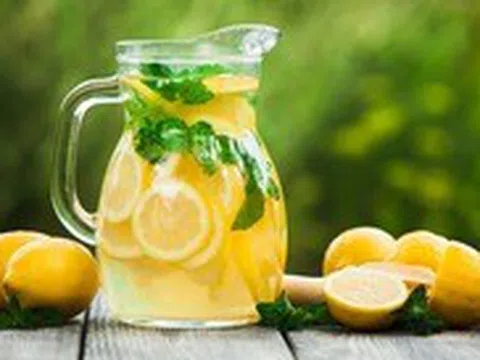 Lợi ích không ngờ khi bạn uống 1 - 2 ly nước chanh mỗi ngày