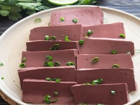 Tiết lợn bị ghét bỏ, rẻ như cho nhưng bổ với nhiều người