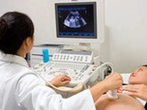 Mẹ bầu mệt mỏi vì nghén nặng