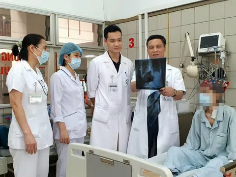 Cô gái nước ngoài bệnh nặng được phẫu thuật thành công ở Việt Nam