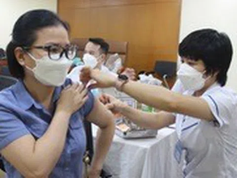 Bộ Y tế đề nghị tiếp tục rà soát tiêm vắc xin COVID-19: Ai cần tiêm?