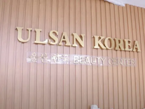 Spa ở TP.HCM ngang nhiên quảng cáo dịch vụ 'cậu bé Nga VIP'