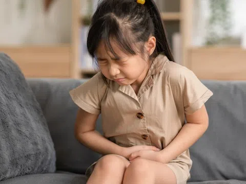 Cách xử lý khi trẻ bị ngộ độc thức ăn