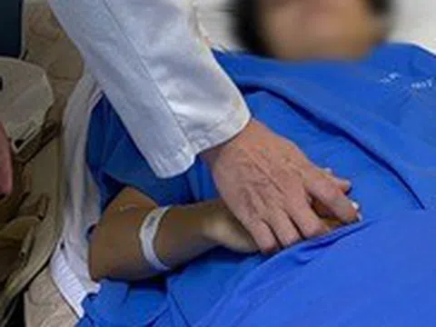 Bệnh viện K sẽ bố trí công việc phù hợp cho nữ bác sĩ bị tấm kính rơi trúng