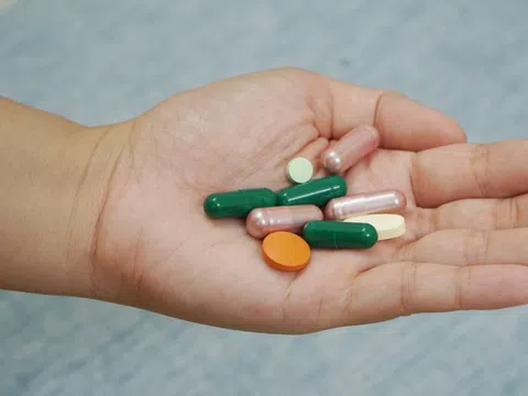 Mỗi ngày uống 8 loại thực phẩm chức năng