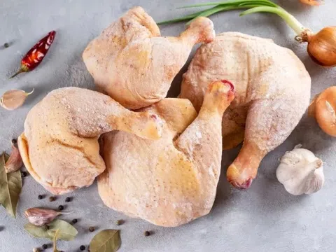 Một bộ phận của gà chứa đầy chất bẩn nhưng nhiều người mê