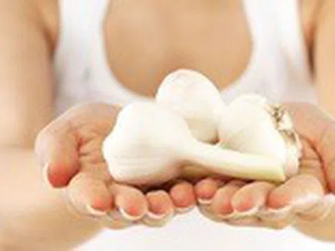 Cần làm gì khi mồ hôi cơ thể nặng mùi?