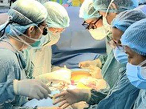 Một cháu bé tử vong sau khi tập vật lý trị liệu tại nhà