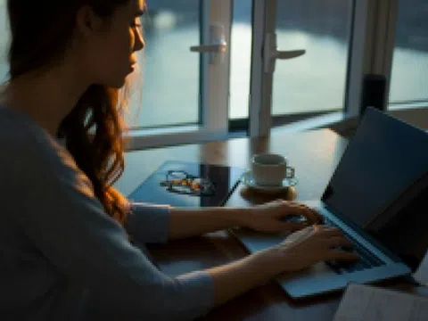 Thói quen gây hại dạ dày số một