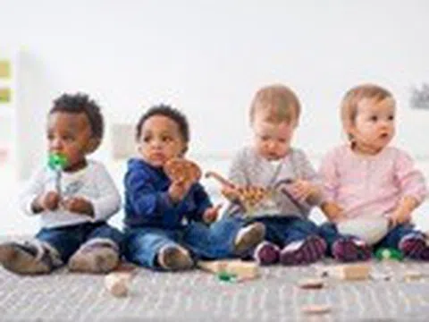 Nhiều bệnh lý khiến trẻ khóc đêm mà cha mẹ cần biết