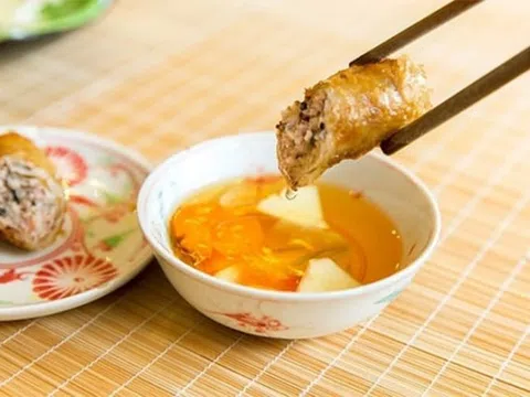 Dùng chung nước chấm có lây viêm gan B không?