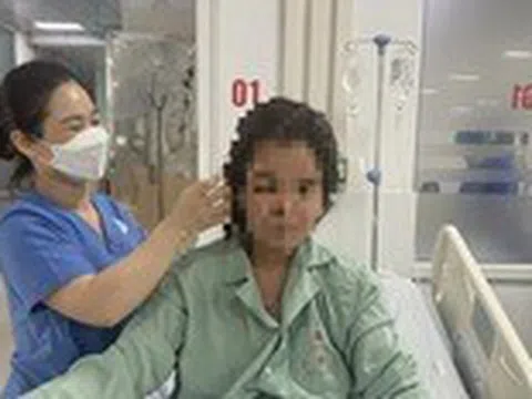 Cứu sống cô gái bị sét đánh ngừng tim