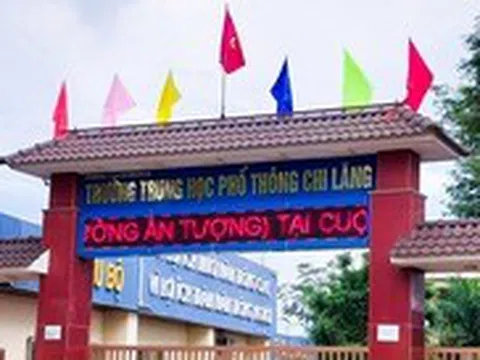 400 người ăn cơm tập thể tại trường, 19 học sinh nôn ói, đau bụng, sốt nhẹ