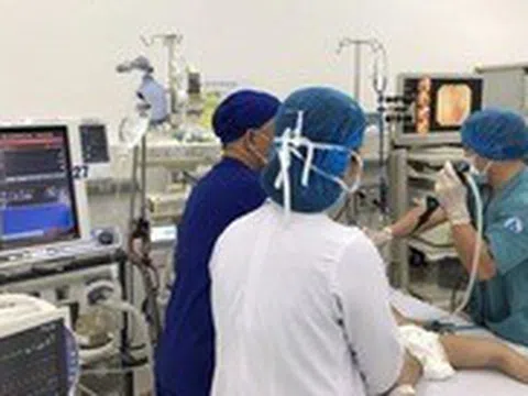 Ba anh em ruột bị ngạt khói đã khỏe hơn, bé út xuất viện