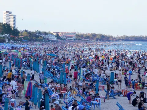 Vũng Tàu là điểm tránh nóng hàng đầu của khách Việt