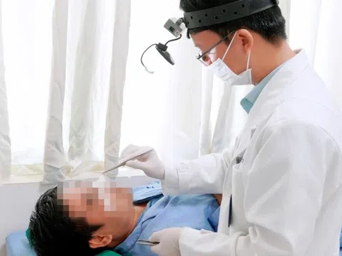 Nhập viện sau khi tự nặn mụn ở mũi
