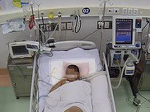 Hai tháng giành sự sống bé trai bị viêm phổi hoại tử nặng vì nhiễm tụ cầu