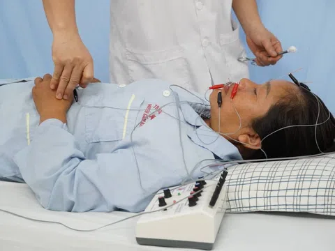 Người phụ nữ nhập viện sau đêm ngủ phòng máy lạnh
