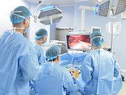 Tưởng có khối u, hóa ra là băng gạc y tế bị bỏ quên trong bụng suốt 14 năm