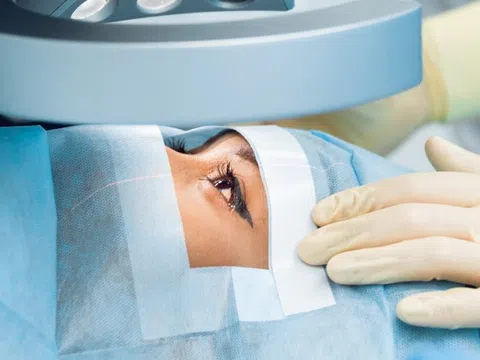 Hàng trăm người đợi ghép giác mạc ở TP.HCM