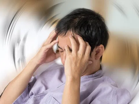 Bất ngờ liệt nửa người khi làm việc trong phòng điều hòa