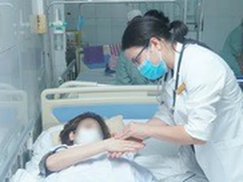 Chi 50 triệu truyền trắng da tại spa, người phụ nữ sốc phản vệ, suýt tử vong