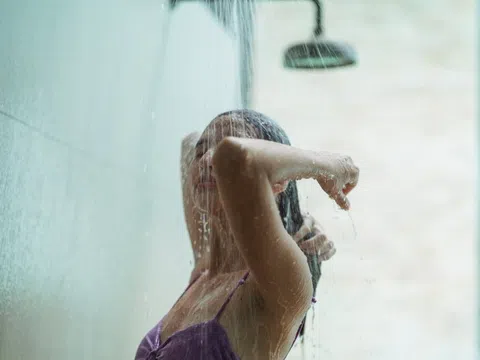 Những điều nên và không nên làm trong khi tắm