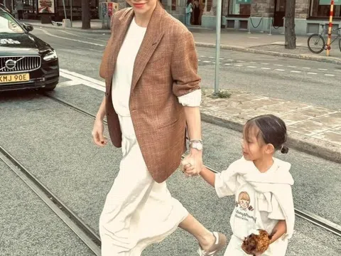 Tủ đồ của con gái Hồ Ngọc Hà