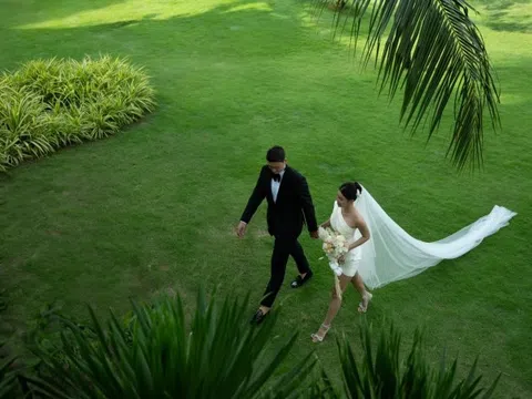 Ba bộ váy cưới tôn dáng của vợ Đặng Văn Lâm