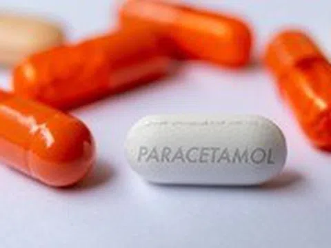 Uống quá liều Paracetamol trẻ 9 tuổi nôn ra máu, chảy máu tiêu hóa