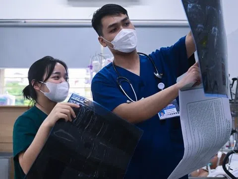 Từ 1/8, Bệnh viện Bạch Mai kéo dài thời gian khám đến 21h