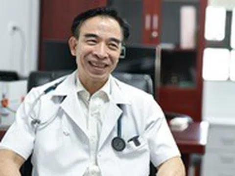 GS.TS Nguyễn Quang Tuấn: 2 năm qua, lúc nào tôi cũng nghĩ đến ngày mặc áo blouse