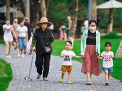 Mức sinh thấp, nhiều gia đình sẽ áp lực vì con một