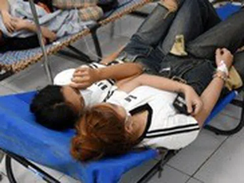 Đề nghị tạm đình chỉ cơ sở bán suất ăn cho công nhân bị ngộ độc