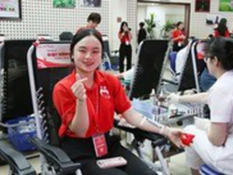 Người trẻ đi hiến máu để ‘Tri ân lịch sử’
