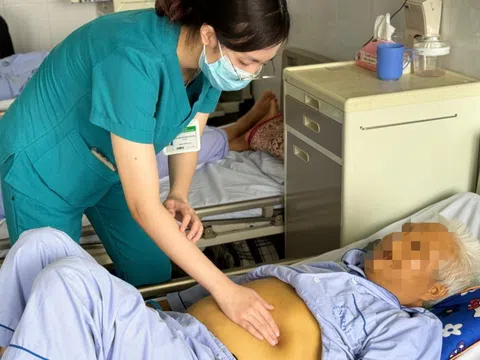 Men gan tăng 1.000 lần sau khi uống hoa đu đủ ngâm mật ong