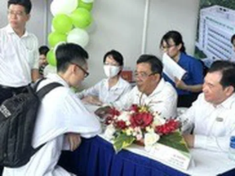 Nhiều trung tâm y tế ở TP.HCM 'trắng tay' trong tuyển dụng bác sĩ, tại sao?