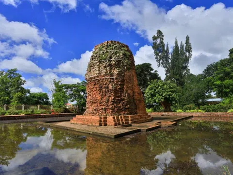 Khám phá tháp cổ nghìn năm ở Bạc Liêu