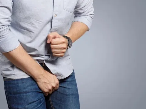 Người đàn ông đi cấp cứu sau khi tự bẻ 'cậu nhỏ'