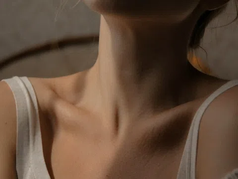 Tới thời của làm đẹp âm thầm, không dao kéo