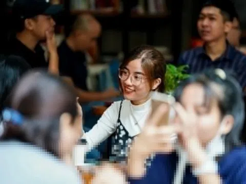 Người trẻ chi tiền xóa cận thị ngày càng nhiều