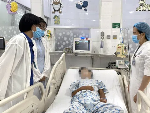 'Hồi sinh' bé trai ngưng tim, ngưng thở 30 phút do bị sét đánh