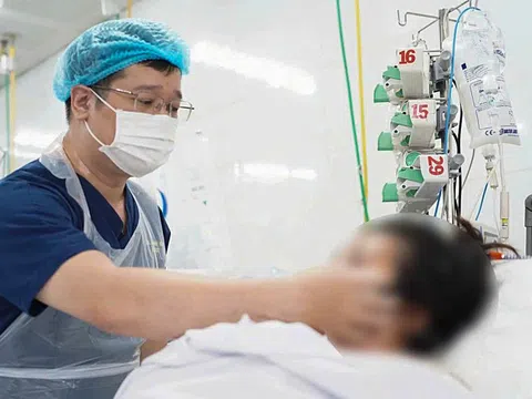 Một phụ nữ hôn mê sau phẫu thuật hút mỡ bụng