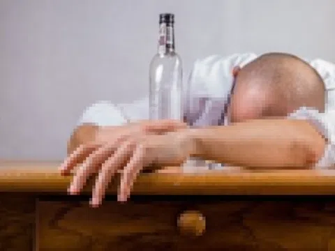 Người đàn ông đột quỵ não sau chầu nhậu