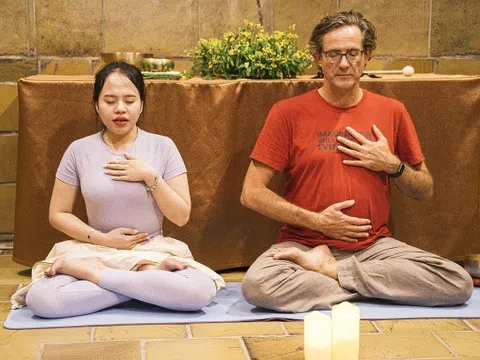 Ông Tây gần 10 năm làm du lịch chữa lành ở Việt Nam