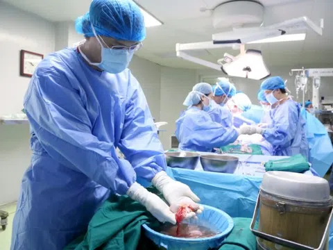 Chàng trai 24 tuổi suy thận giai đoạn cuối