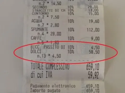 Khách sốc vì nhà hàng tính gần 60 euro phí cắt bánh sinh nhật