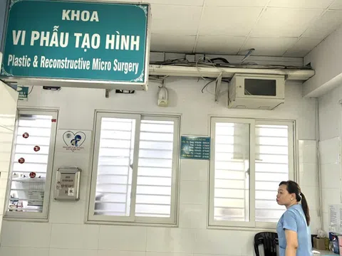 Cứu bé gái 8 tuổi bị đứt lìa tay trái trong máy giặt