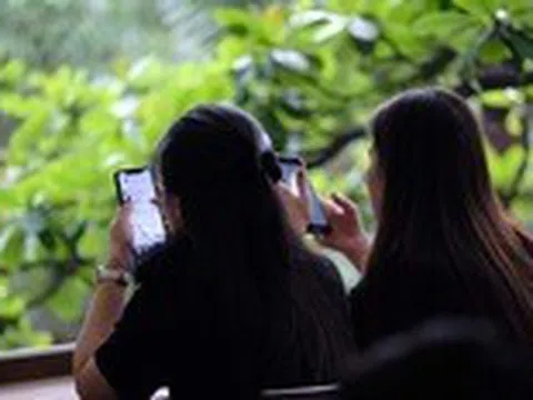 Thói quen xấu khiến nhiều người trẻ mắc hội chứng cổ rùa