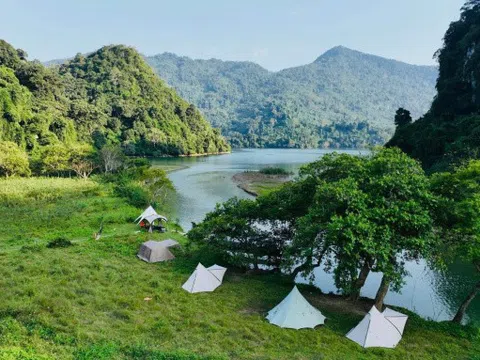 Ba ngày cắm trại, tránh nóng ở hồ Ba Bể dịp 2/9